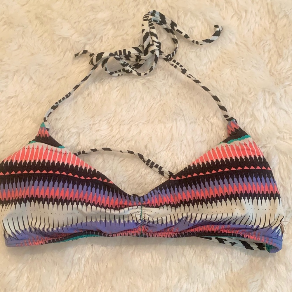 5 for $25! Vibrant Print Reversible Bikini Top Black White Small